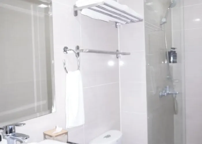 Aparthotel Modern Rustic Pet Friendly In Mckinley Hill Bgc Manila