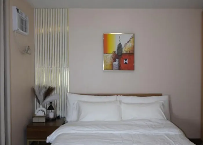 Modern Rustic Pet Friendly In Mckinley Hill Bgc 4* Manila
